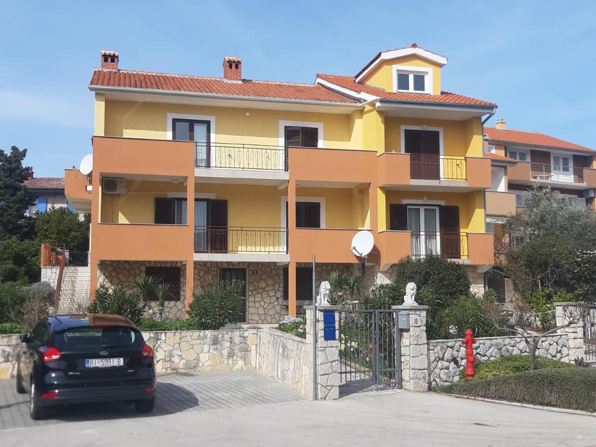 Apartmani Ana Cres Exteriör bild