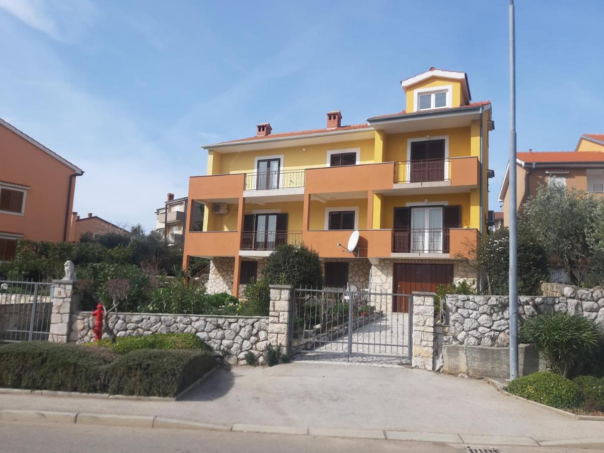 Apartmani Ana Cres Exteriör bild
