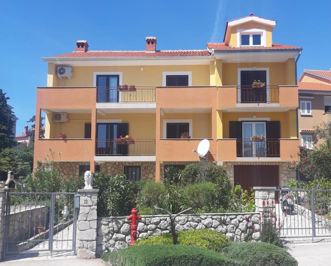 Apartmani Ana Cres Exteriör bild