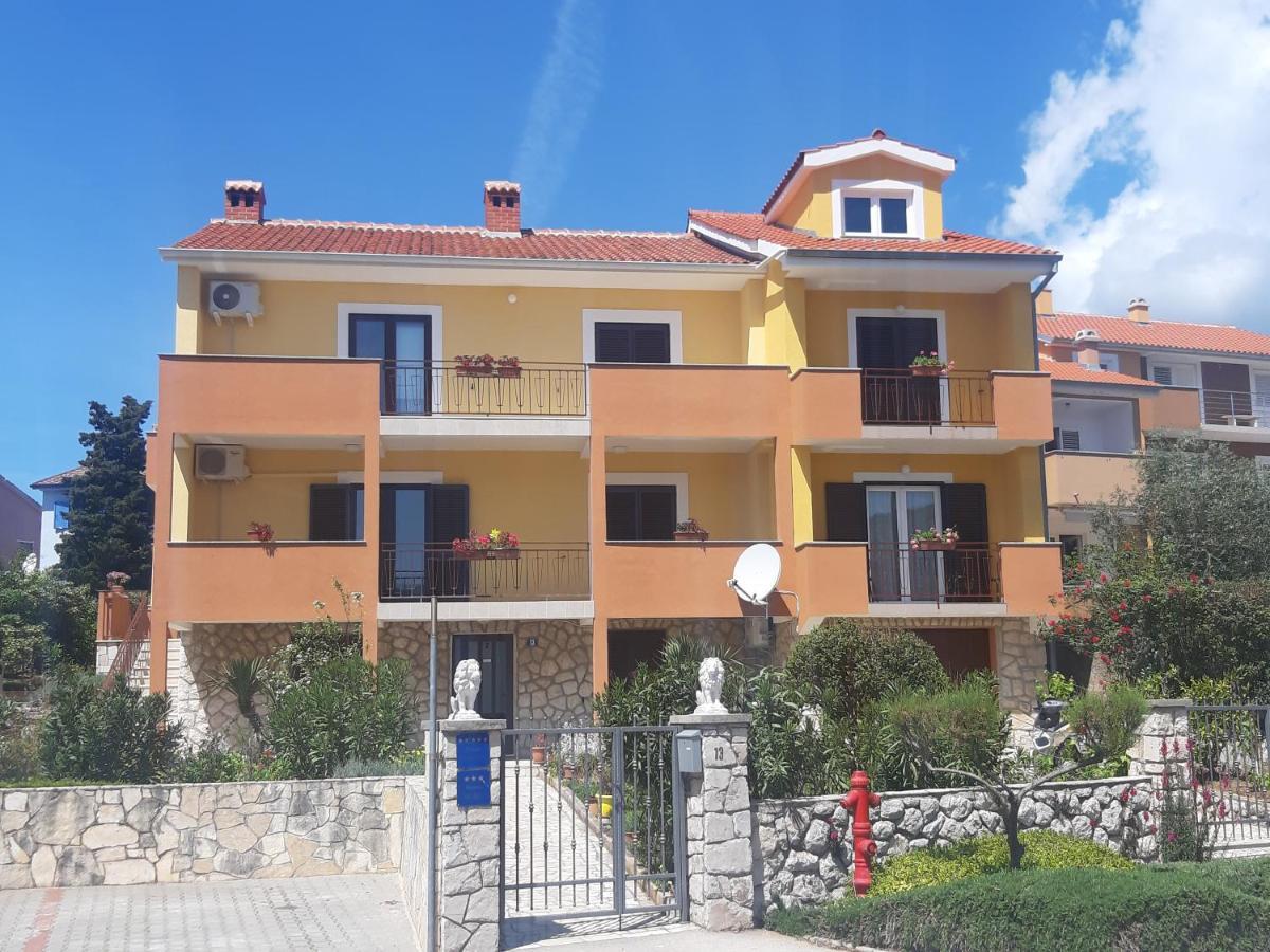 Apartmani Ana Cres Exteriör bild