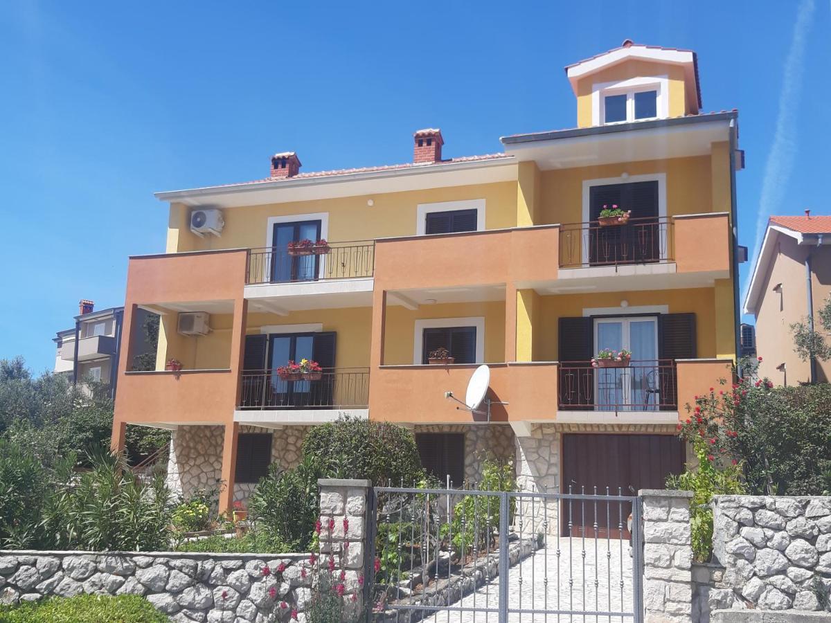 Apartmani Ana Cres Exteriör bild
