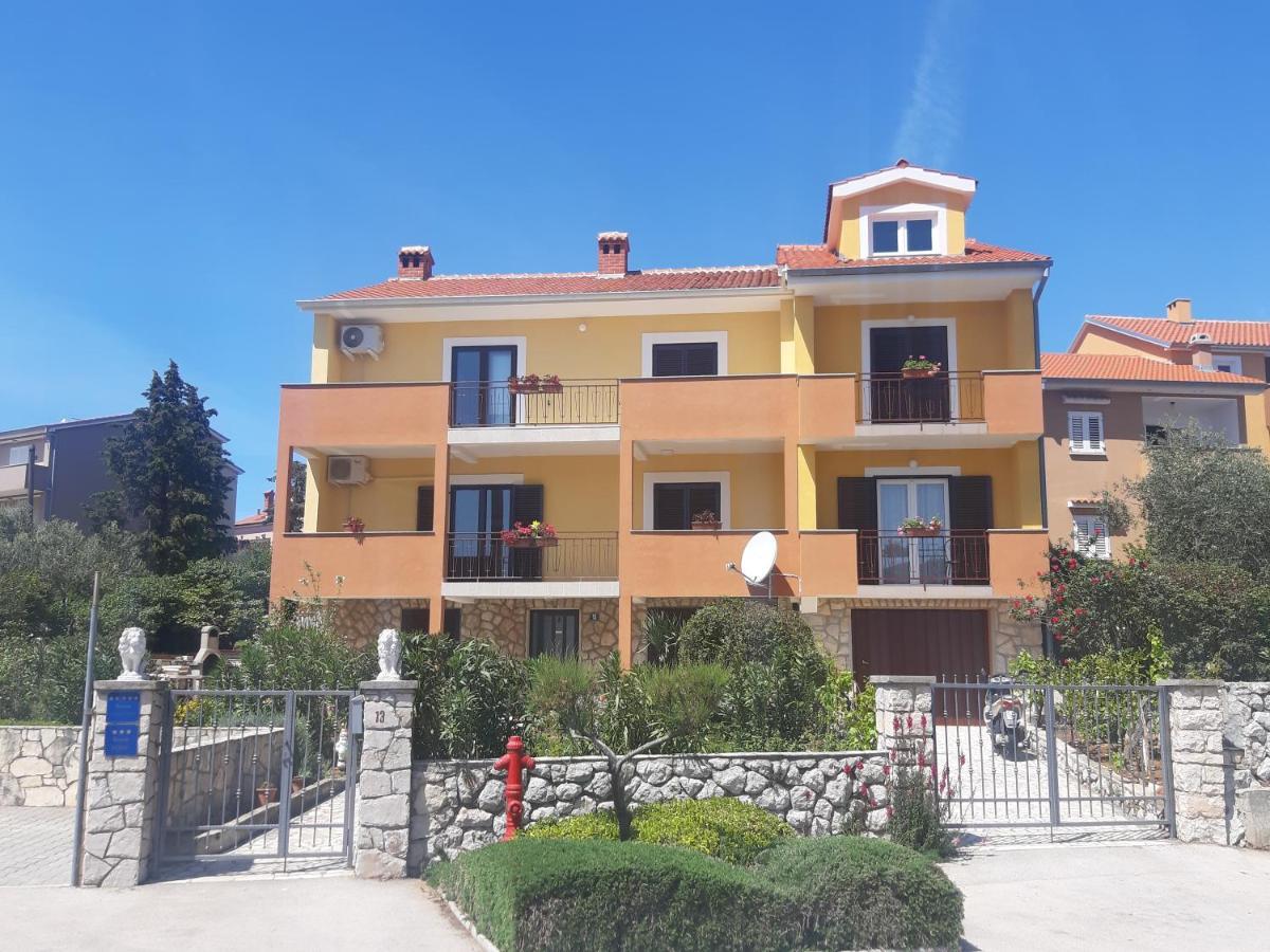 Apartmani Ana Cres Exteriör bild