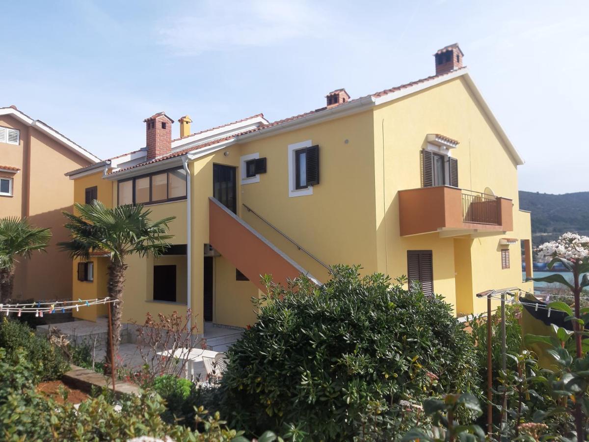 Apartmani Ana Cres Exteriör bild