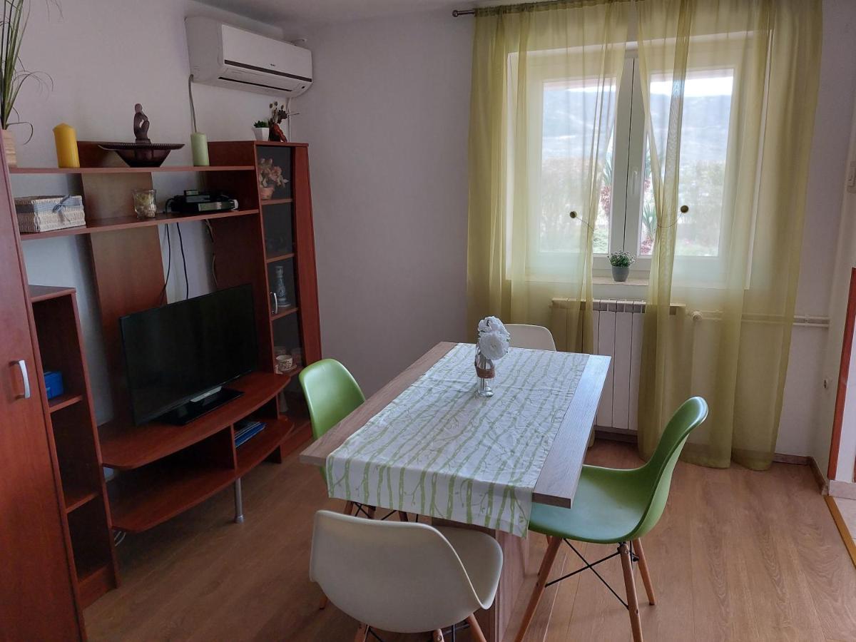 Apartmani Ana Cres Exteriör bild