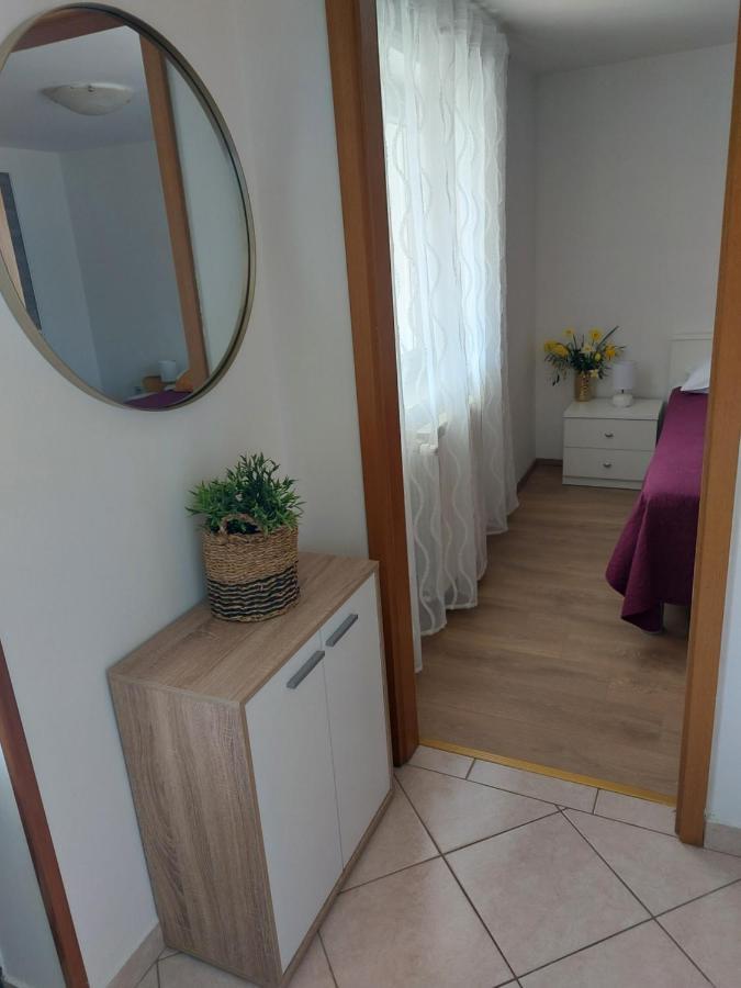 Apartmani Ana Cres Exteriör bild