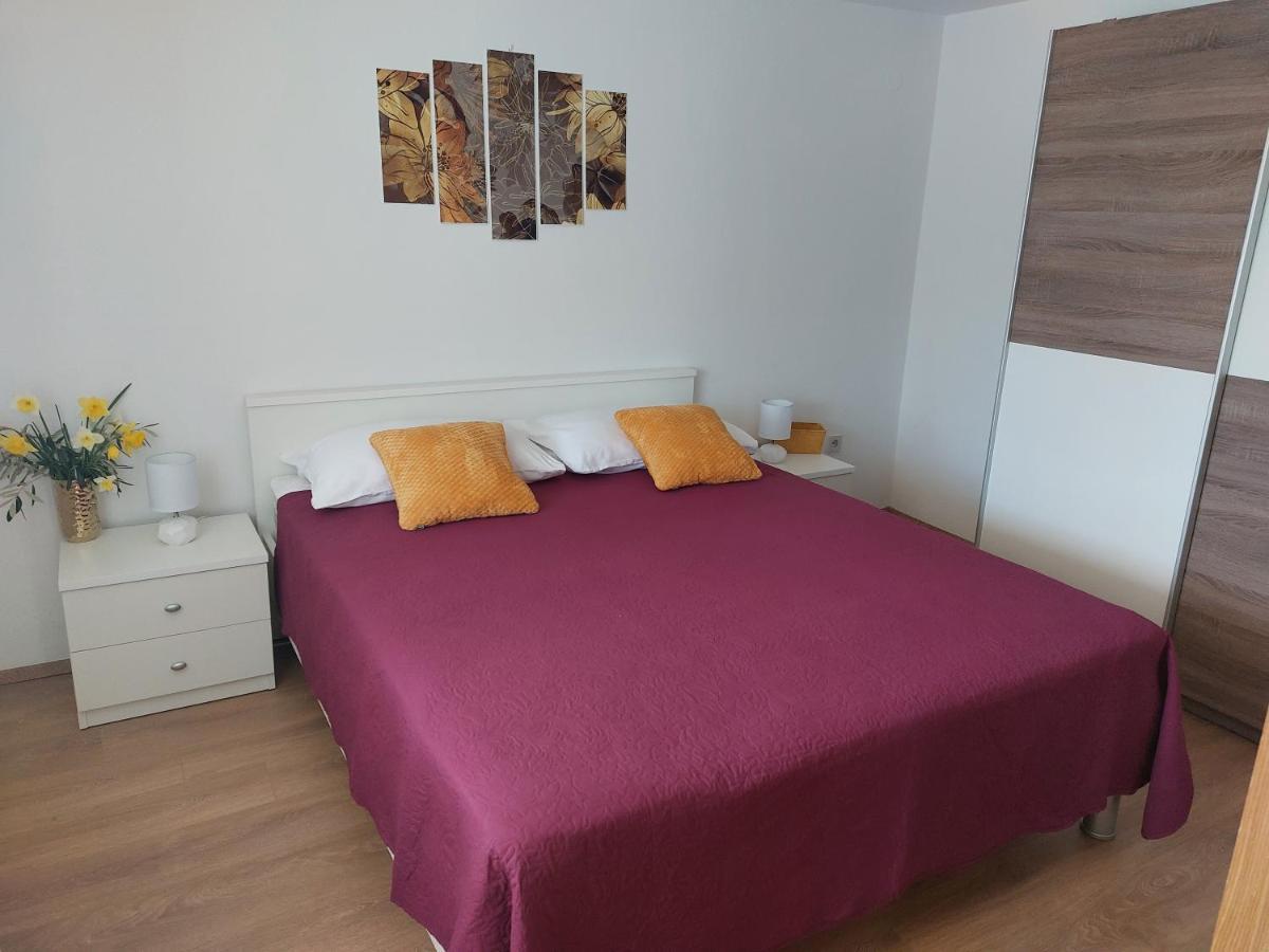 Apartmani Ana Cres Exteriör bild