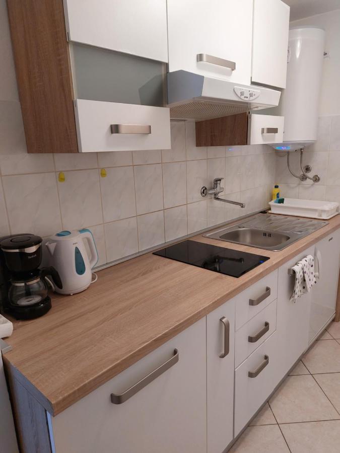 Apartmani Ana Cres Exteriör bild