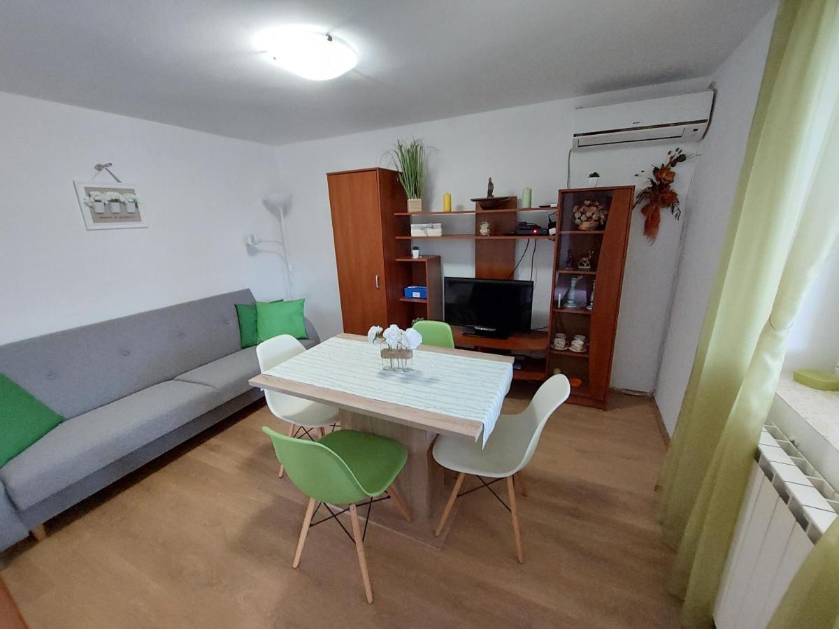Apartmani Ana Cres Exteriör bild
