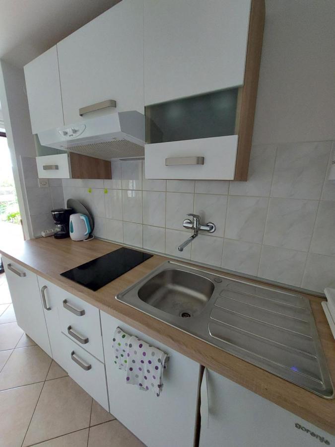 Apartmani Ana Cres Exteriör bild