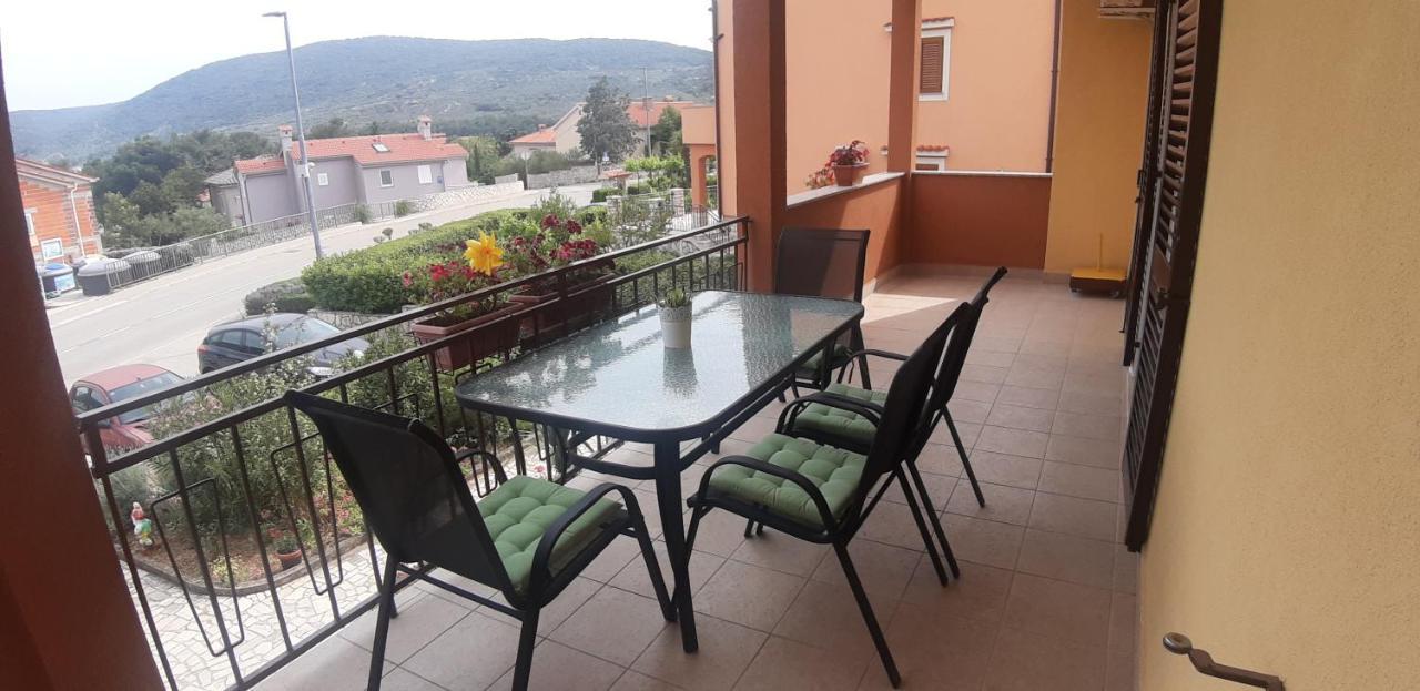 Apartmani Ana Cres Rum bild