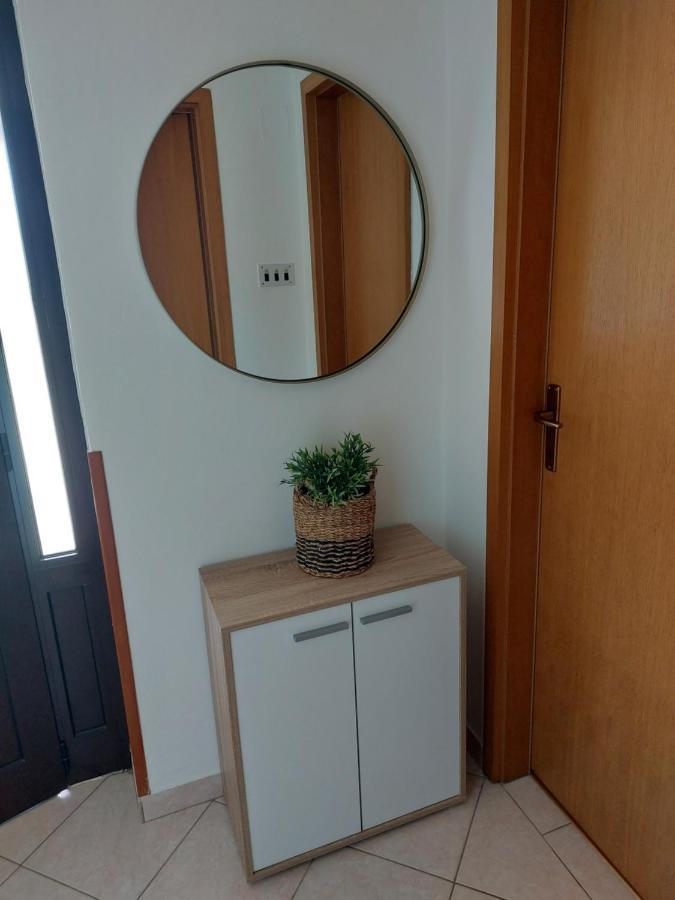 Apartmani Ana Cres Rum bild