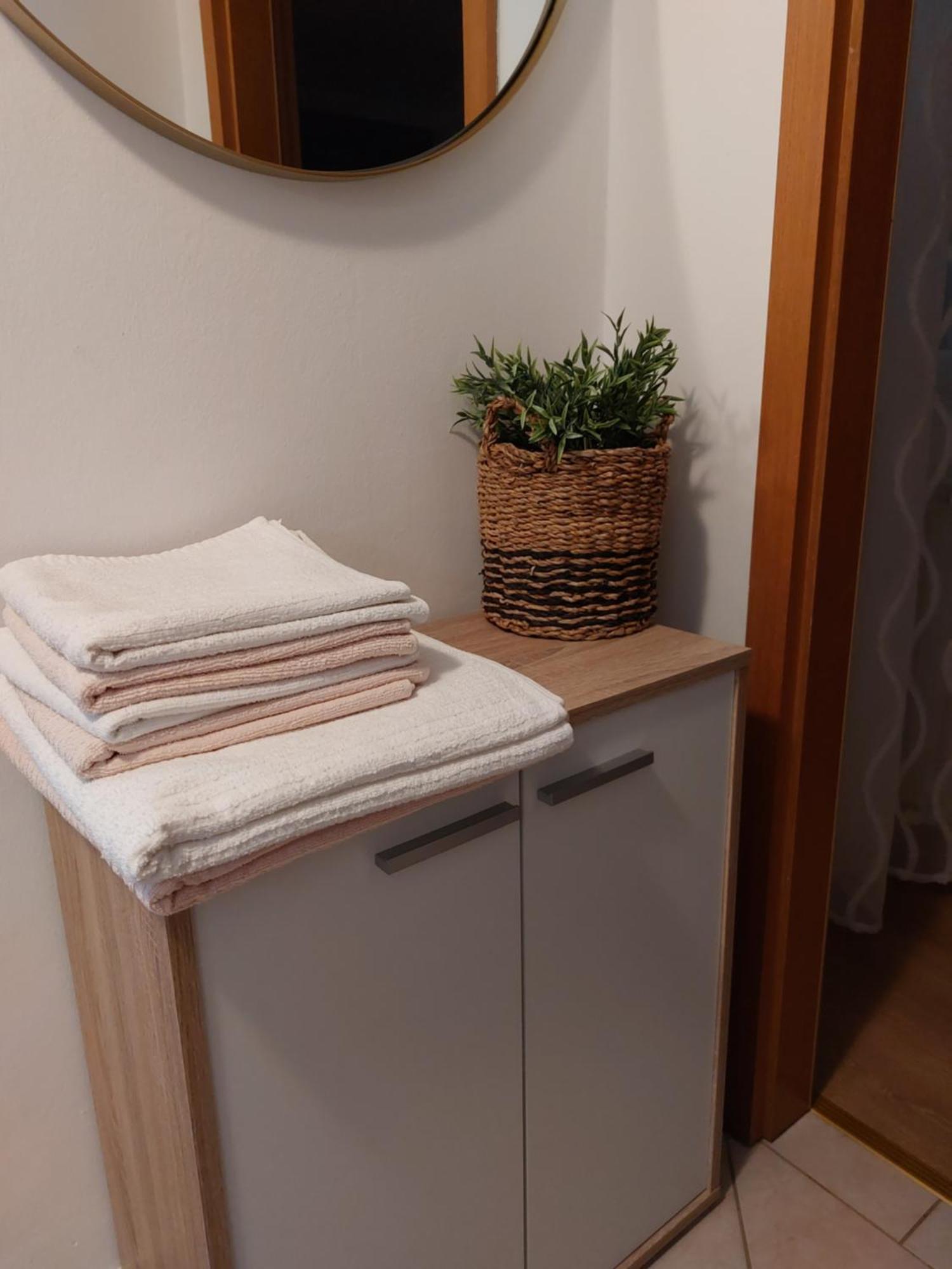 Apartmani Ana Cres Rum bild