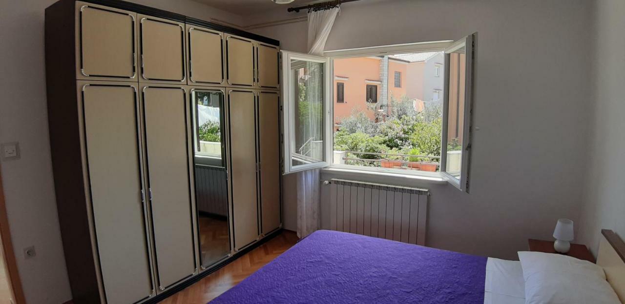 Apartmani Ana Cres Exteriör bild