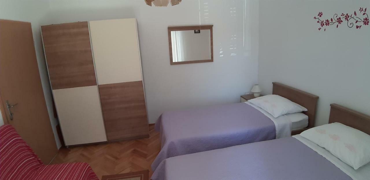Apartmani Ana Cres Exteriör bild