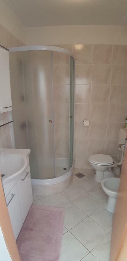 Apartmani Ana Cres Exteriör bild